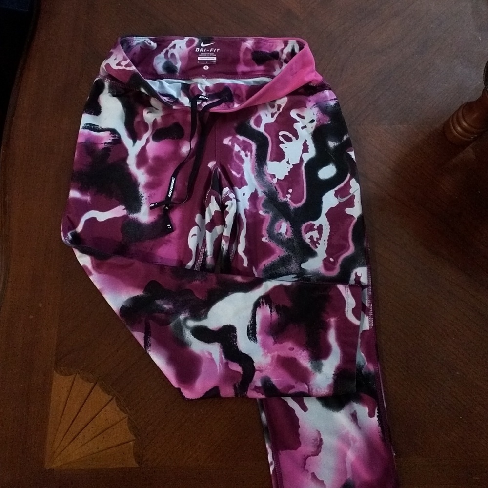 Nike dri fit capri